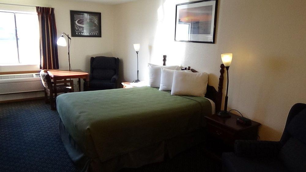 ฮาวเวิร์ด จอห์นสัน บาย วินด์แฮม วิชิตา แอร์พอร์ต Hotel วิชิต้า ภายนอก รูปภาพ