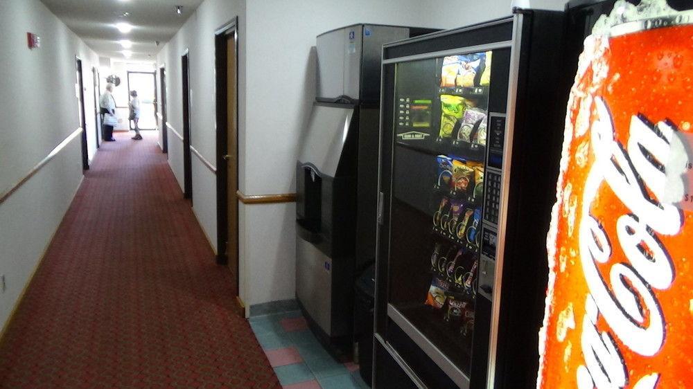 ฮาวเวิร์ด จอห์นสัน บาย วินด์แฮม วิชิตา แอร์พอร์ต Hotel วิชิต้า ภายนอก รูปภาพ