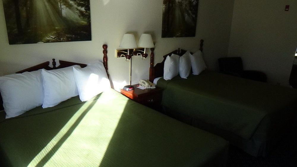 ฮาวเวิร์ด จอห์นสัน บาย วินด์แฮม วิชิตา แอร์พอร์ต Hotel วิชิต้า ภายนอก รูปภาพ