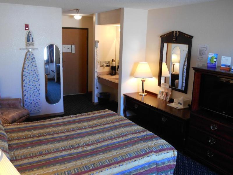 ฮาวเวิร์ด จอห์นสัน บาย วินด์แฮม วิชิตา แอร์พอร์ต Hotel วิชิต้า ภายนอก รูปภาพ