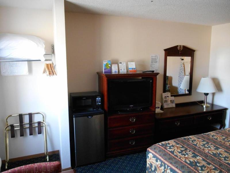 ฮาวเวิร์ด จอห์นสัน บาย วินด์แฮม วิชิตา แอร์พอร์ต Hotel วิชิต้า ภายนอก รูปภาพ