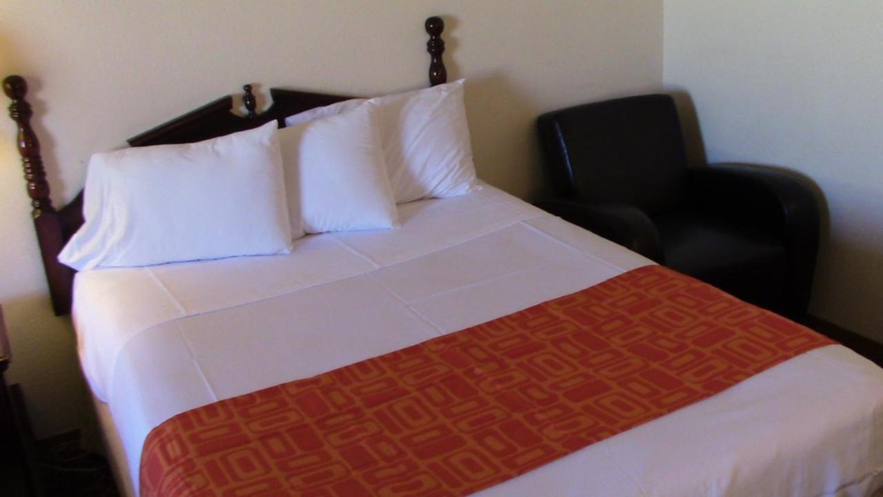 ฮาวเวิร์ด จอห์นสัน บาย วินด์แฮม วิชิตา แอร์พอร์ต Hotel วิชิต้า ภายนอก รูปภาพ